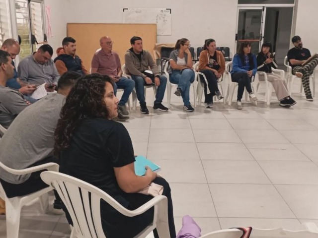 Vecinos del barrio Pickelado plantearon sus demandas